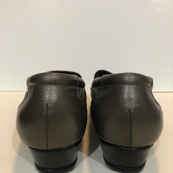 SAS Easier Slip on Loafer Women size 6.5 M, Leather Comfort, pewter color tripad - Picture 2 of 10